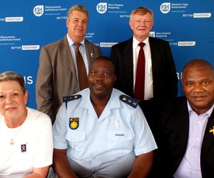  Minister besoek Gansbaai